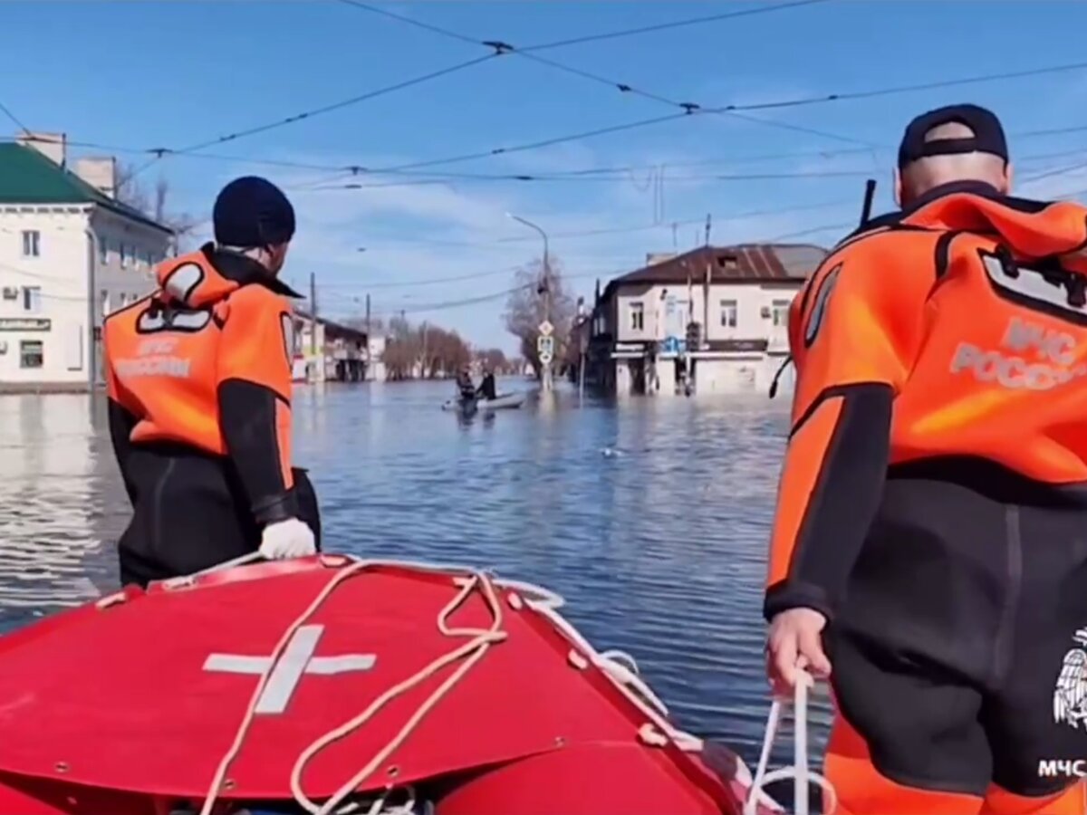 В Оренбурге подтопило еще 800 домов и 1 800 участков за сутки – Москва 24,  13.04.2024