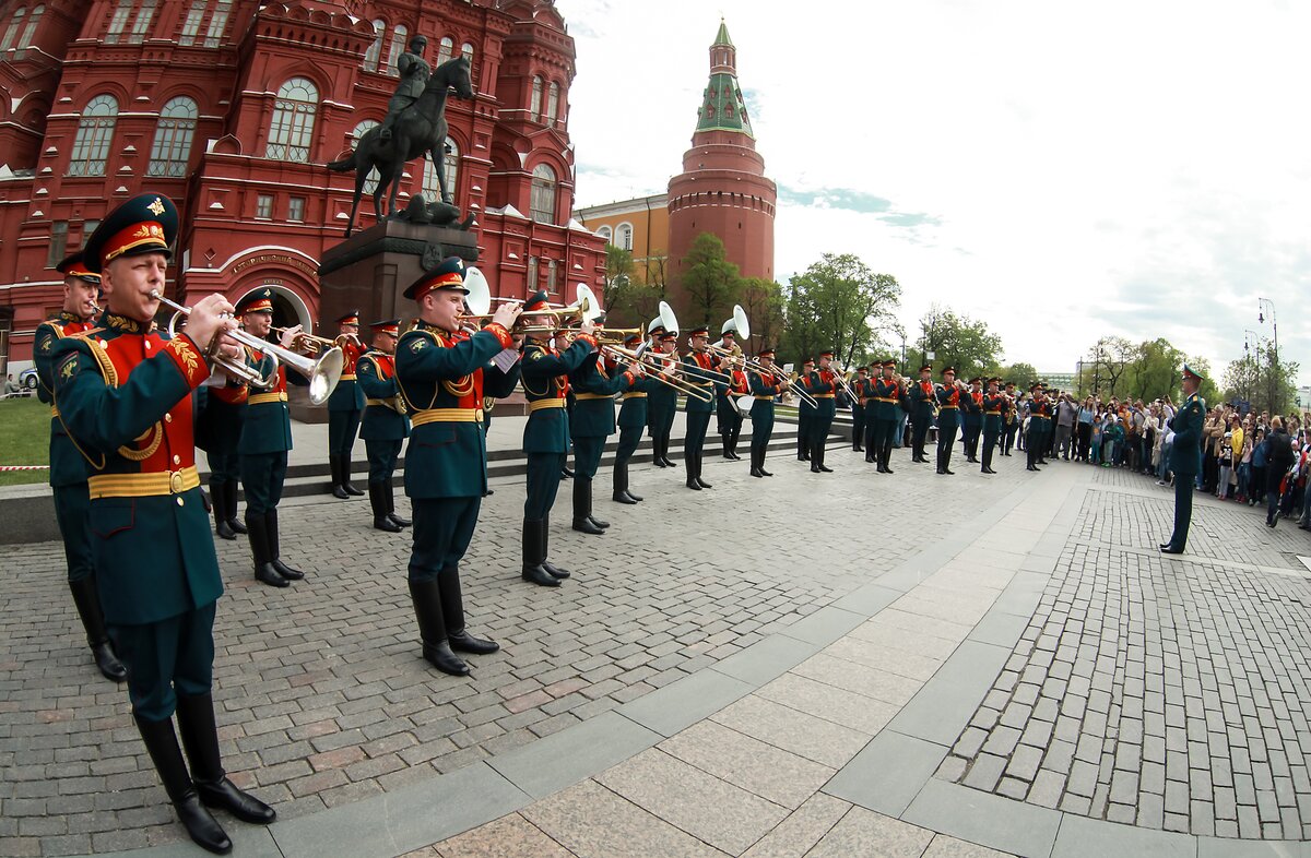 Выступления военных. Уфимский военный оркестр. Военный оркестр на красной площади 9 мая панорама. Военный оркестр на красной площади 9 мая гимн России панорама.