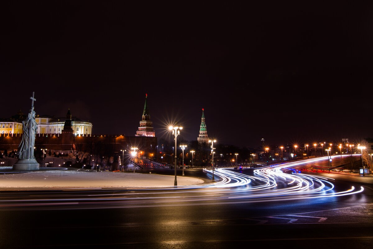 Москва вечернем доставка. Ночная Москва зимой фото. Москва в ночное время суток. Зимняя Москва ночью Новокузнецк.