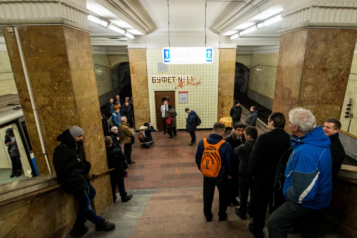 Открытие ретро-кафе на станции метро 