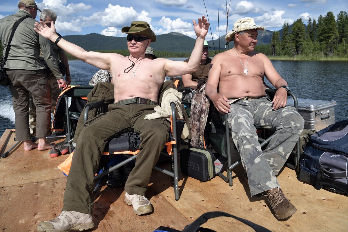 Путин и Шойгу на рыбалке