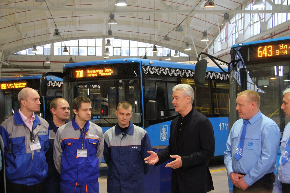 Работа в автобусном парке. Филиал Южный ГУП Мосгортранс. Мосгортранс 17 Автобусный парк.