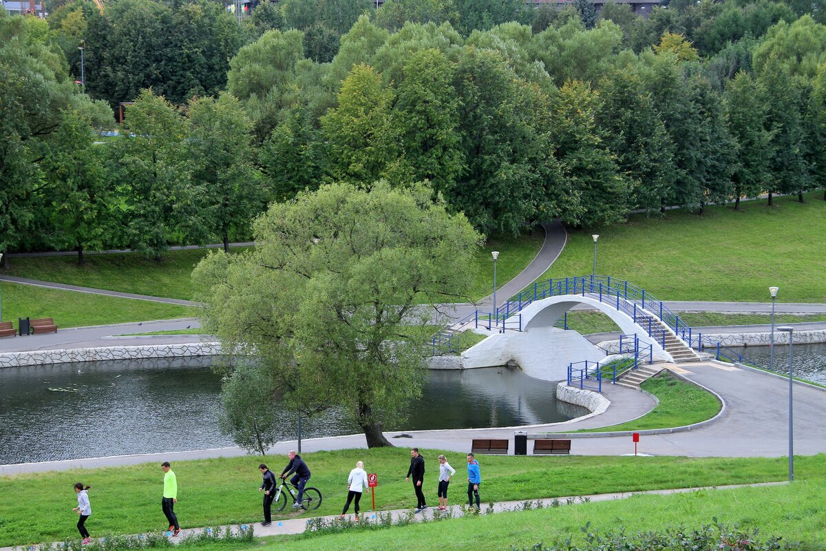 Парк Олимпийской Деревни Фото