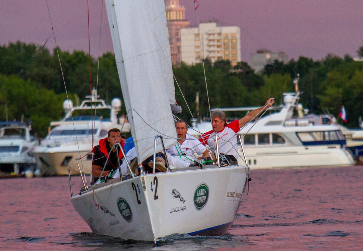 Wind races. Владимир Сергеевич Лисин яхта. Яхта Лисина. Лисин яхта.