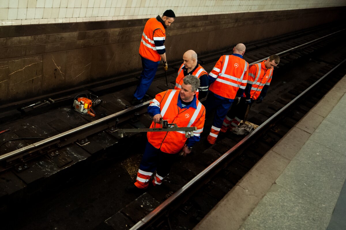 Московское метро новости. Электромеханическая служба Московского метрополитена. Служба пути метрополитен.