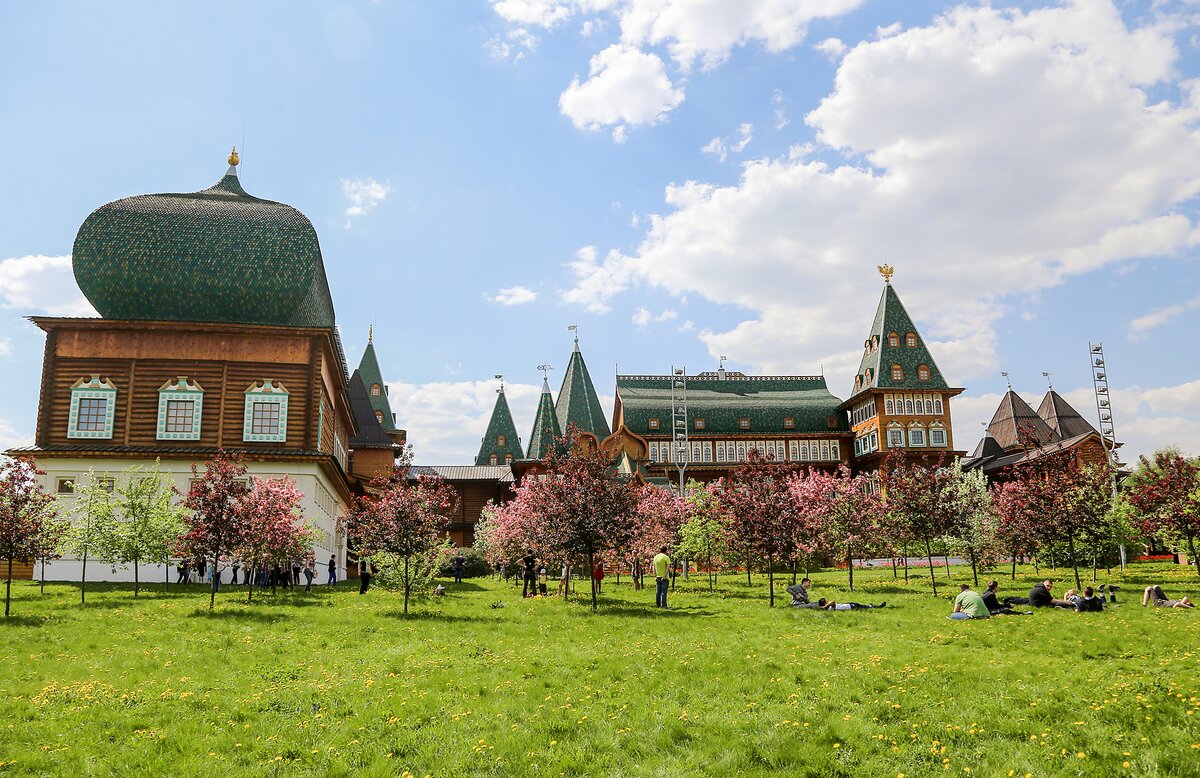 Яблони у дворца Алексея Михайловича