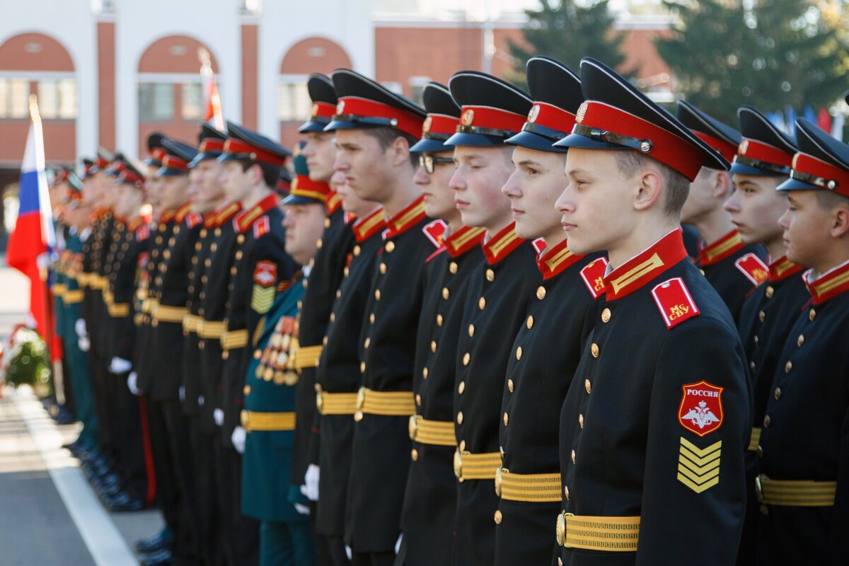 Суворовск. Краснодарское Суворовское училище. Суворовское военное училище Краснодар. Военно Суворовское училище после 9 класса. Суворовцы в строю.