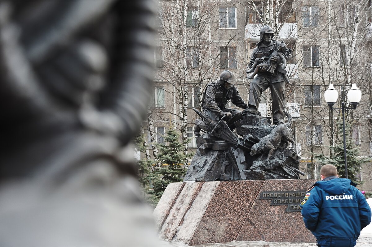 Памятник Защитнику Отечества