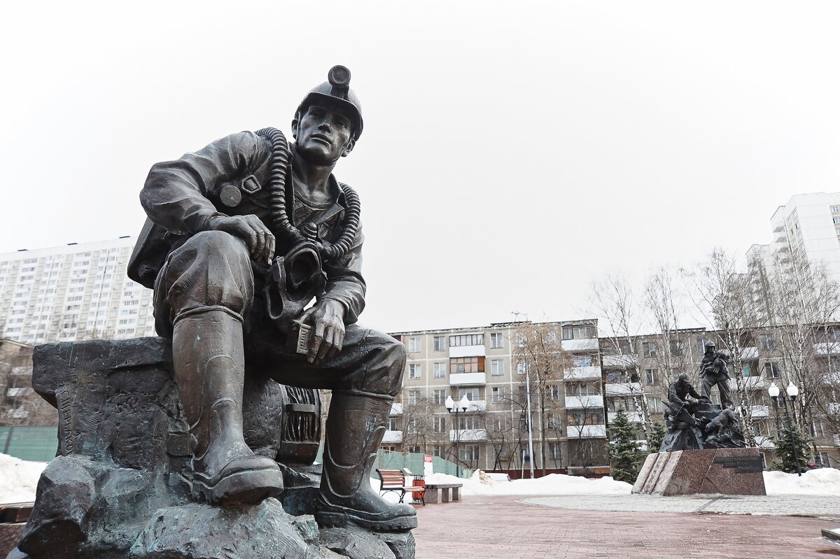 Памятника отечества. Памятник защитникам Лыткарино. Памятник защитникам Отечества Сергиев Посад. Памятник защитникам Отечества 116км Самара. Лыткарино памятник защитникам Отечества.