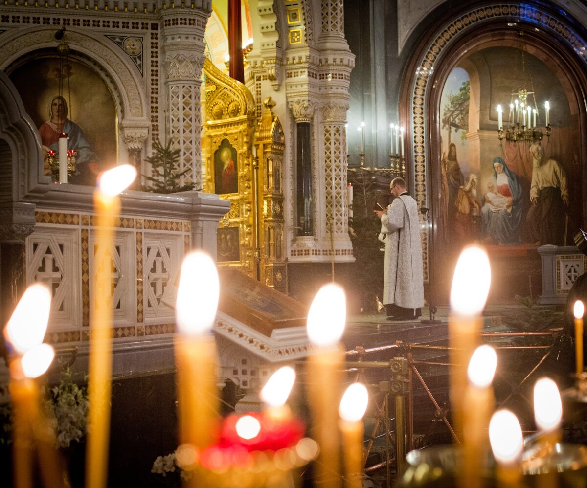 Песня в церкви. Елена Образцова отпевание в храме.