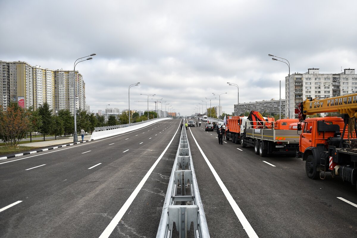 Открылась эстакада у станции метро 