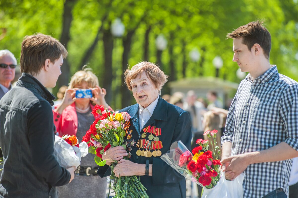 Московские мероприятия. Парк день Победы. 9 Мая концерт на улице. Концерт 9 мая к 70 летию. 10 Мая праздник в России.