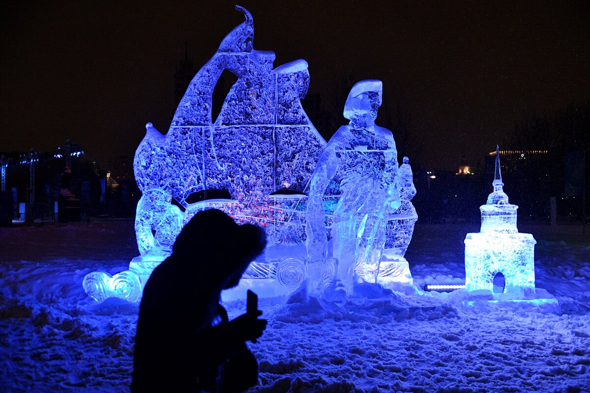 Скульптуры из снега и льда. Фестиваль «Снег и лёд в Москве»