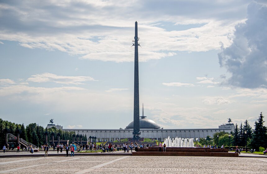 Поклонная гора монумент победы фото