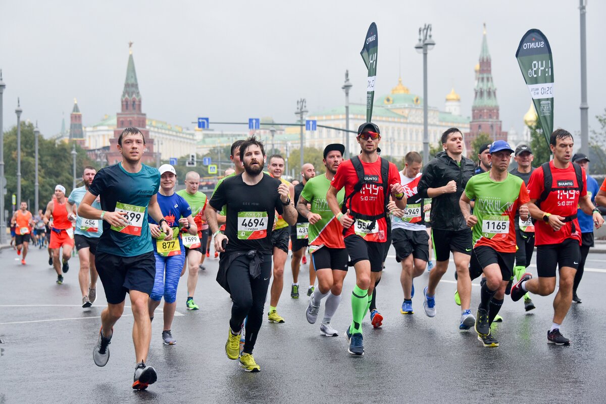 Праздник спорта в лужниках 2024. Зеленый марафон 2023 Москва. Московский полумарафон 2023 финиш. Московский марафон 2022. Московский марафон 2023 старт.