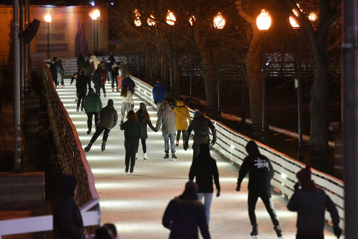 В парке горького открыли каток