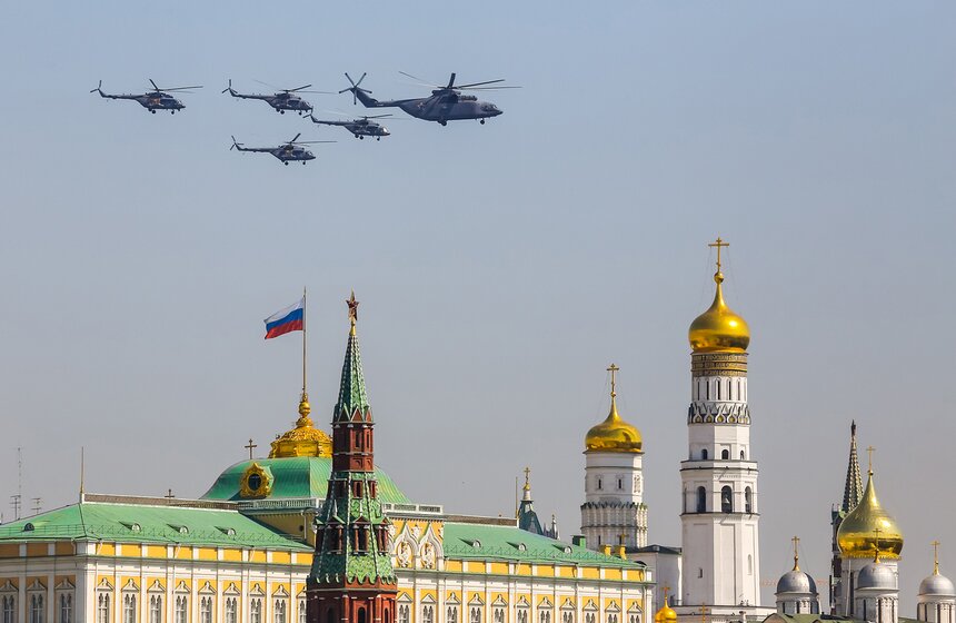 Самолеты на параде в москве