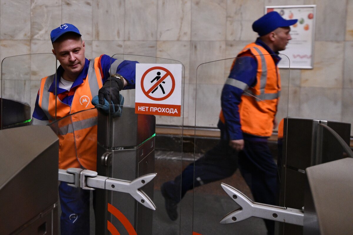 Ночная генеральная уборка прошла на станции метро 