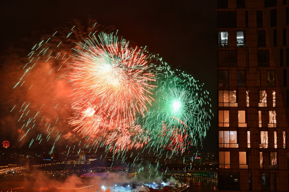 Салют на 23 февраля в москве