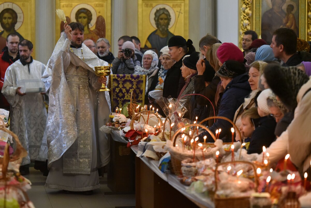 Литургия на улице