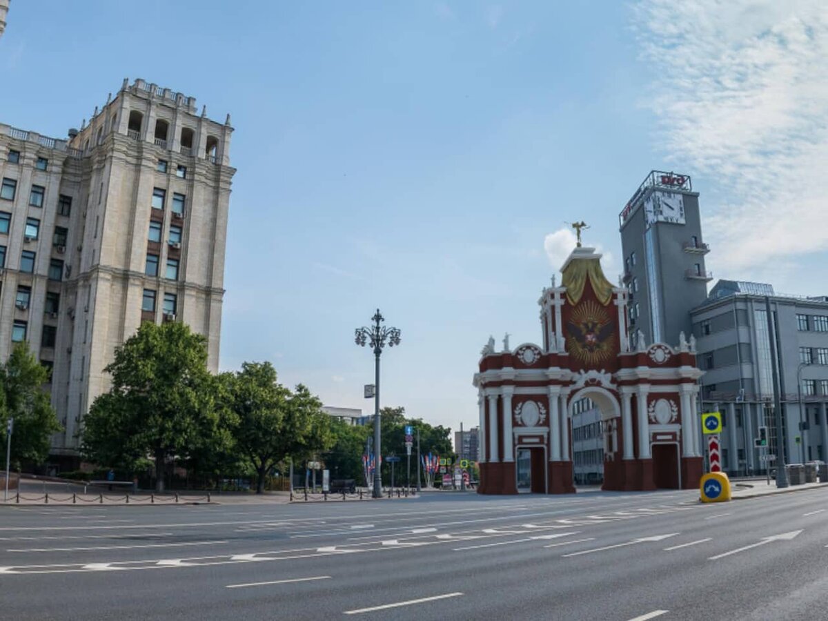 Фото красные ворота в москве