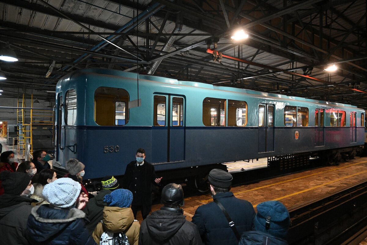 Работает ли метро ночью. Ночные экскурсии в метро в Москве. Ночная экскурсия по метро в Москве. Экскурсия по ночному метро Москвы. Отель метро Аннино Москва.