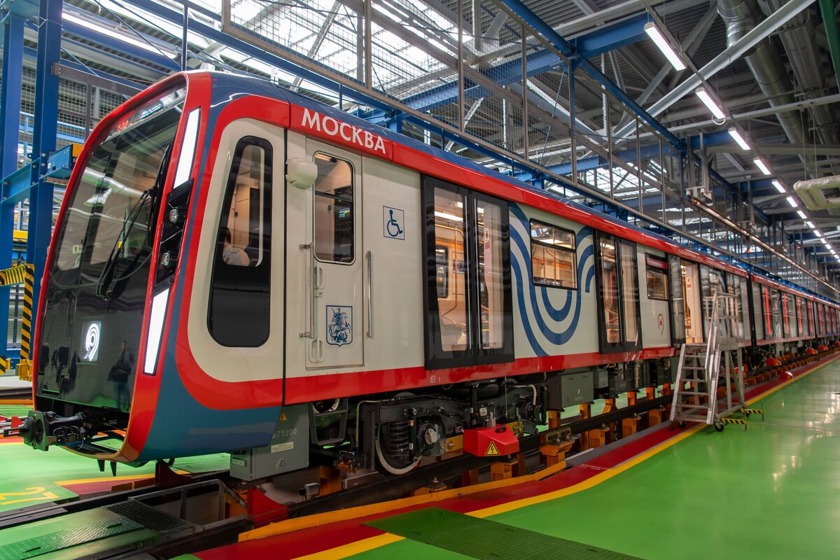 поезд метро москва 2021