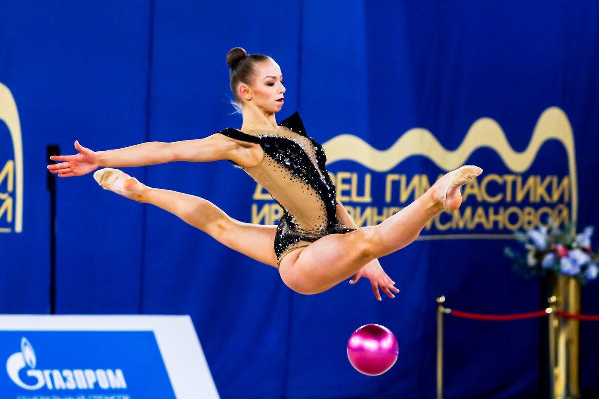 Гимнастки чемпионат. Художественная гимнастика Чемпионат. Художественная гимнастика Юниоры. Чемпионат Москвы по художественной гимнастике 2022. Художественная гимнастика Чемпионат России 2022.