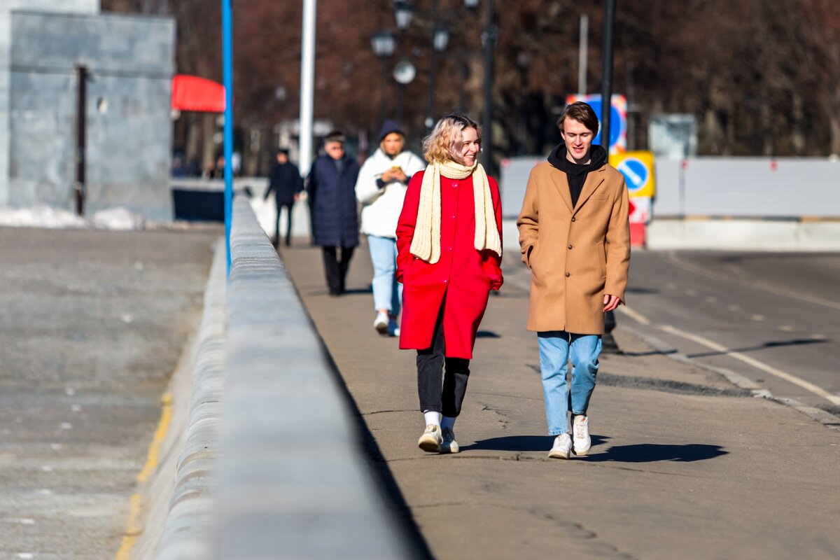 Пришла москва. Весна в Москве. Потепление в Москве. Приезжие люди в Москве. Апрель в Москве.