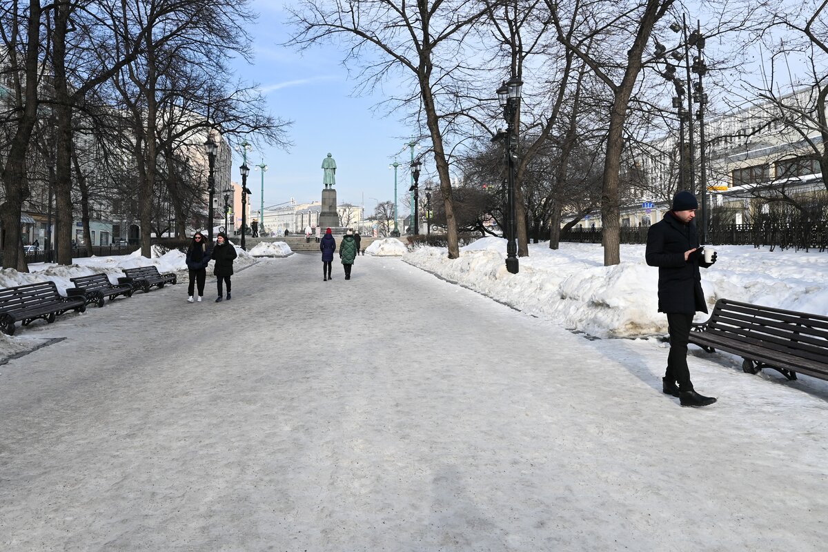 Weather moscow 4368. Апрель в Москве. Москва сейчас. Апрель в Москве фото. Москва в конце апреля.