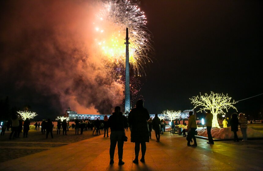 Салют на 23 февраля в москве