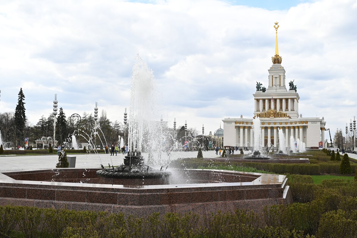 Почему не работает вднх. ВДНХ В Москве фонтаны 2022. Фотосессия на ВДНХ. ВДНХ фото сейчас. ВДНХ Экспо картинки.