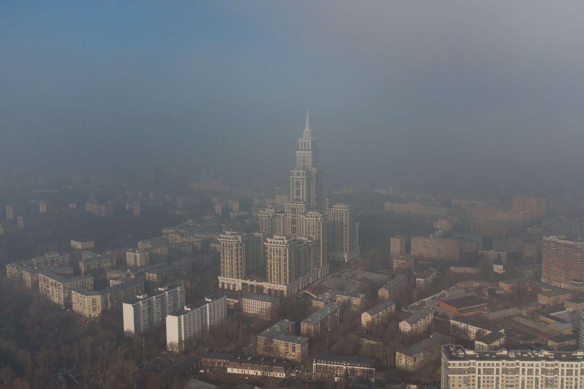 Туман над москва. Люберцы туман сейчас. В Москве БУТИТ туман 11 октября Москва 24. Фото тумана Москва 03.11.2021.