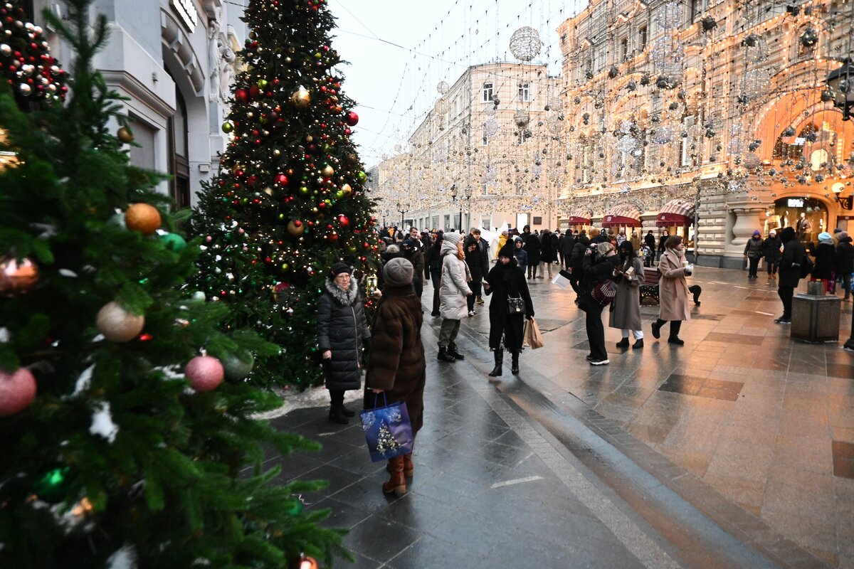 Москва новогодняя фото. Новогодняя Москва. Новый год в городе. Новый год в Москве. Новогоднее украшение Москвы 2021.