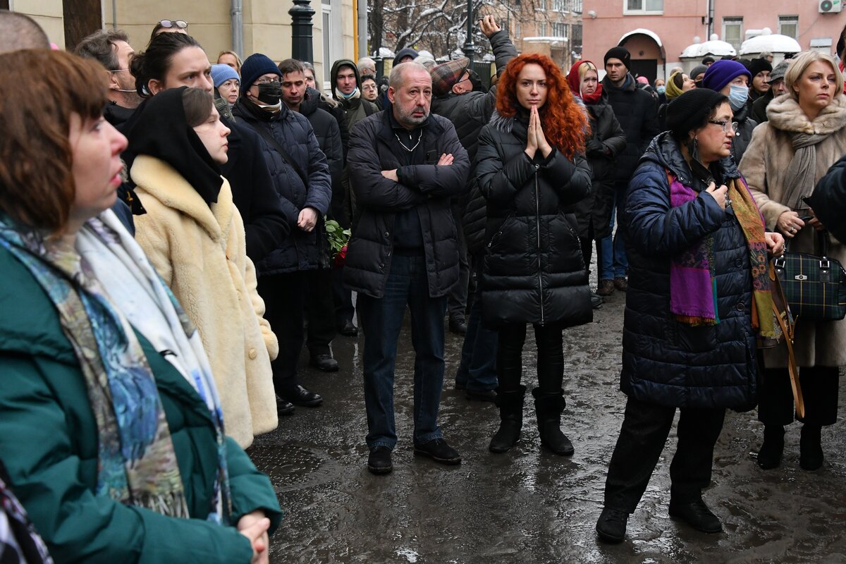 24 декабря соловьев. Прощание с Сергеем Соловьевым фото. Соловьев сейчас. Режиссеры Москвы.