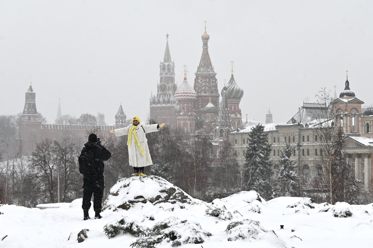 Январь места. Снег в Москве. Мороз в Москве фото. Мороз в Москве 2021. Снегопад в Москве сейчас фото.