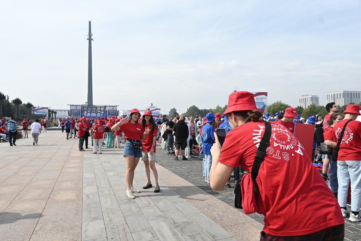 Фестивали в москве в августе 2024 года. Москва днем. 22 Августа Москва. 22 Августа 2015. 24 Августа день.