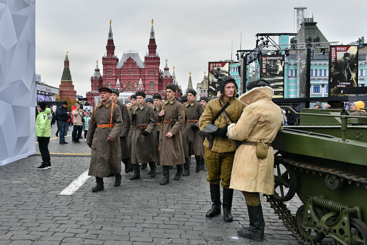 Парад на красной площади в москве дата. Парад на красной площади 7 ноября. Красная площадь сегодня. Красная площадь 7 ноября 2022.