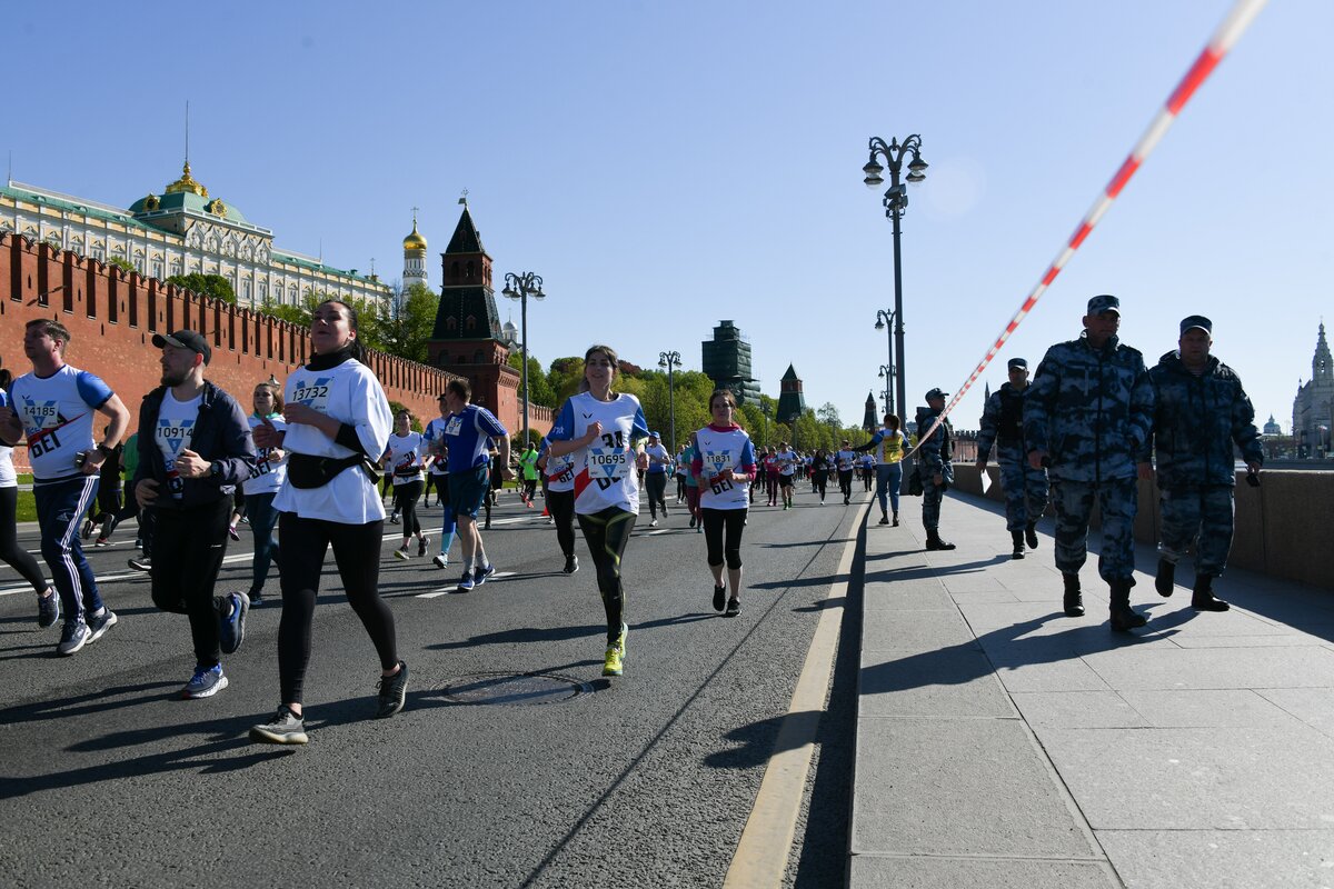 Прошла москва. Забег РФ 2022 Москва. Измайловский полумарафон 2022. Забег РФ 2022 Камчатка. Забег РФ 2020 Москва трасса.