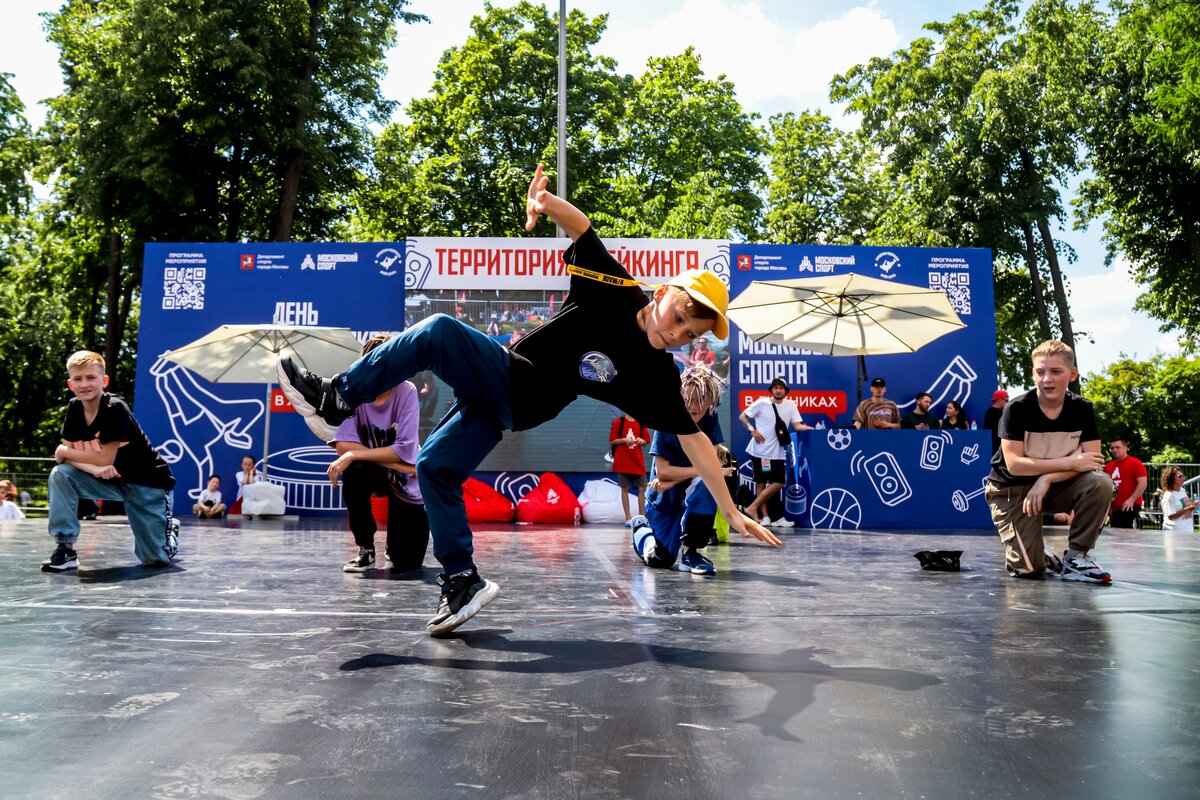 Sports moscow. День Московского спорта в Лужниках. День Московского спорта в Лужниках 2022. День Московского спорта в Лужниках Валиева. День Московского спорта в Лужниках 2022 Загитова.