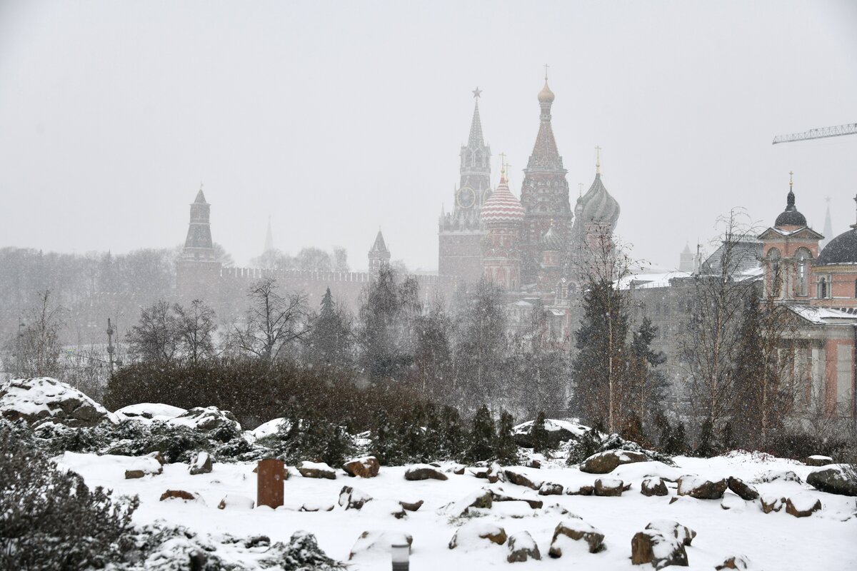 Снег в москве фото