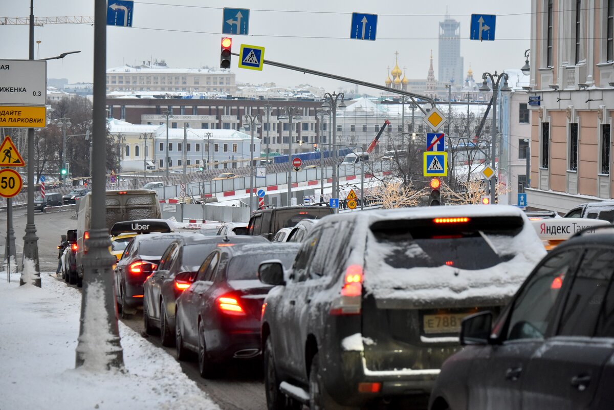 Что произошло в москве сегодня с погодой. Москва 12 декабря. Москва декабрь 2005. Снегопад в Москве 11 мая 2017. Декабрь 1998 Москва.