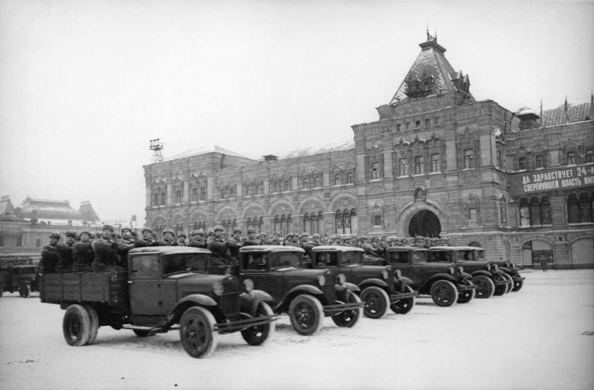 Военный парад 7 ноября 1941 года в Москве на красной площади