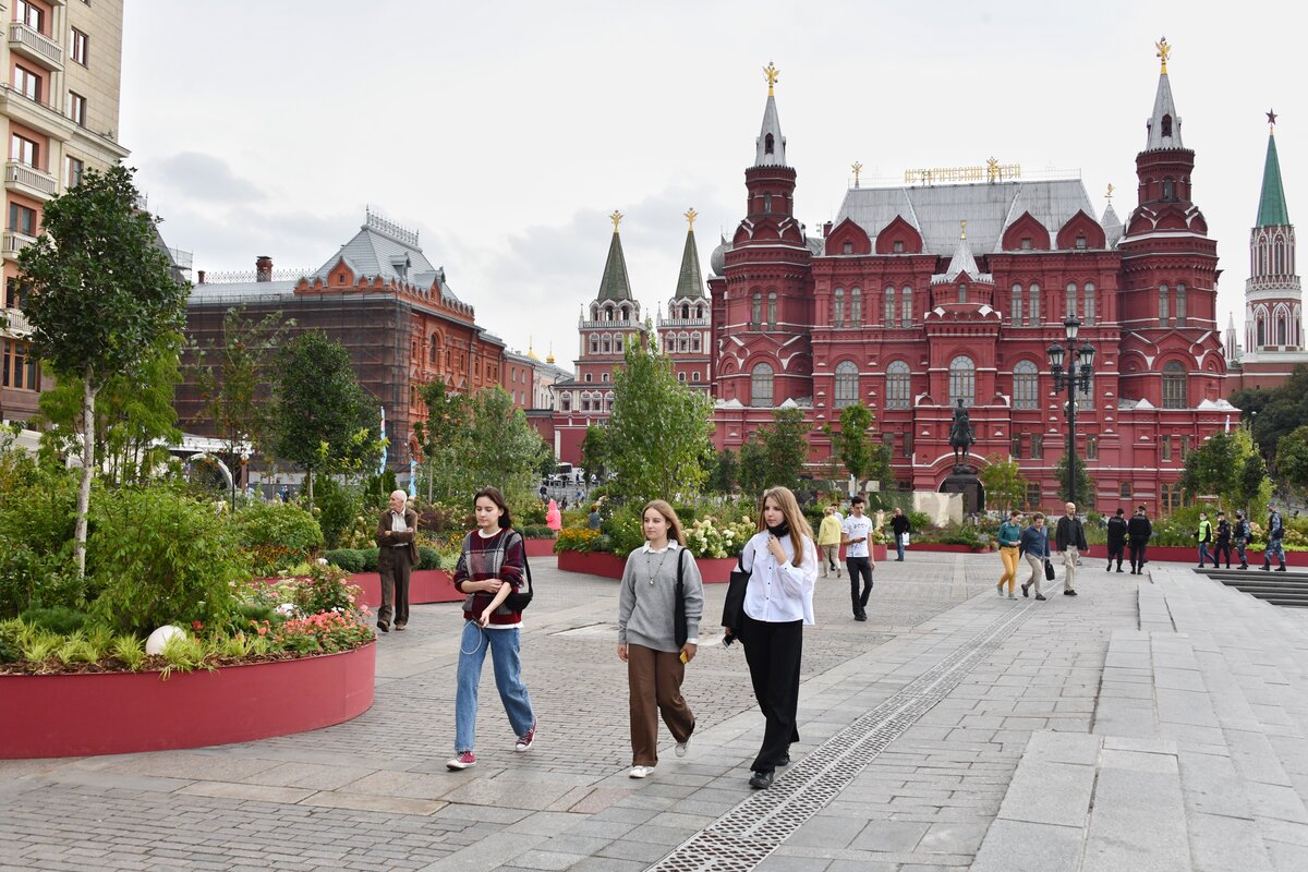 Фестиваль адрес москва. Цветочный джем Москва 2023. Фестиваль цветочный джем в Москве. Охотный ряд цветочный джем. Цветочный джем фестиваль в Москве 2023 год.