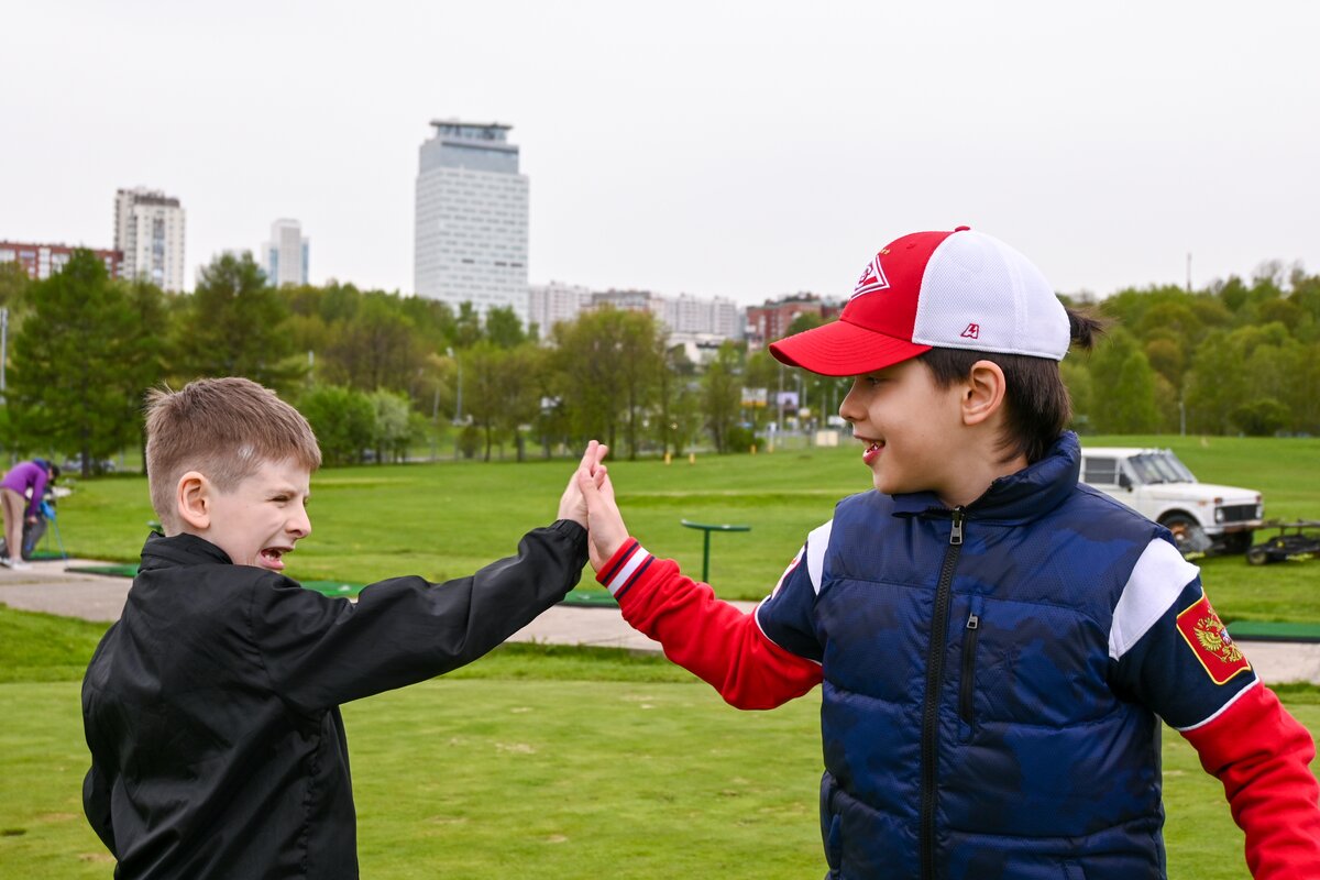 Сделано в москве школьникам. Парк школьников. Школьники Москвы. Парк школьников фото. Москва для школьников.