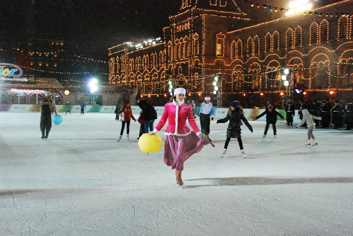 Каток на московской площади. Красная площадь открытие ГУМ катка. ГУМ каток 2021. Каток на красной площади 2020-2021. Каток на красной площади декабрь 2020.