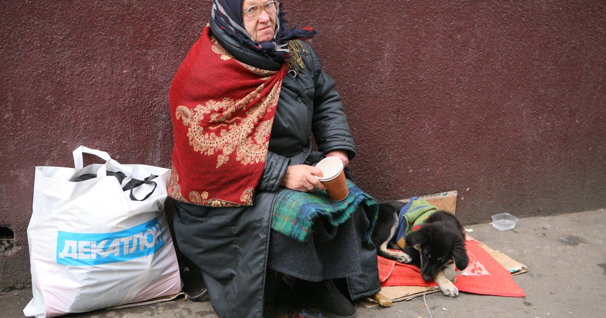 Фото бабушка бедная