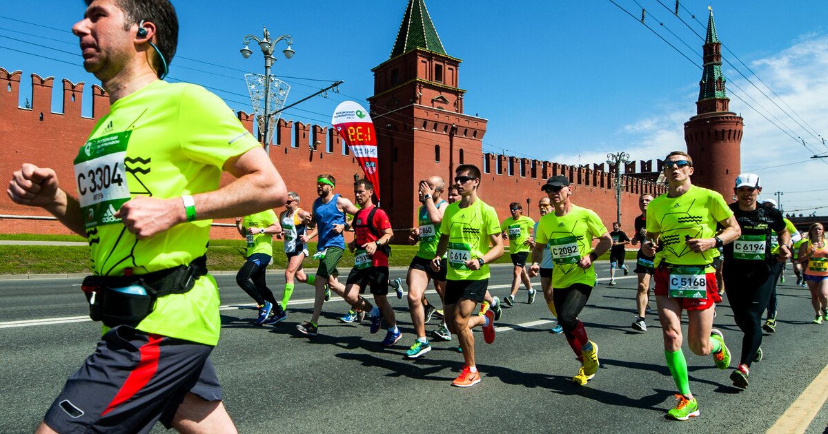 Московский проведение. Беговой туризм в России. Беговая экскурсия на Московском полумарафоне. Бег тур. Беговые трассы в Москве.