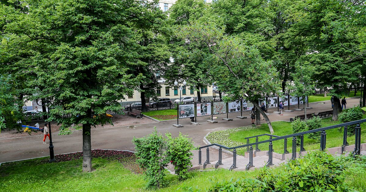 Донской бульвар москва. Гоголевский бульвар достопримечательности. Гоголевский бульвар в Москве станция метро. Гоголевский бульвар 10 метро. Гоголевский бульвар Москва фото.