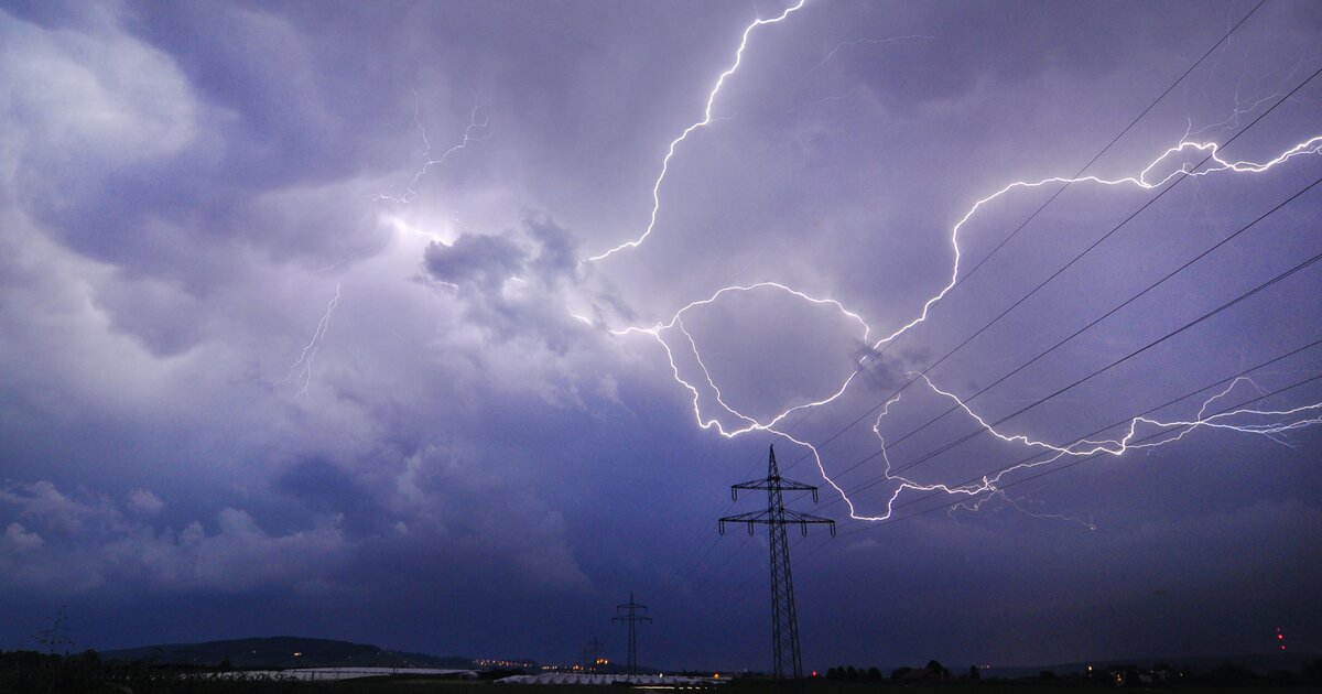 Свет во время грозы. Владивосток молния. Gewitter.